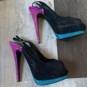 Steve Madden Masqraid Peep Toe Heels - Sz 8